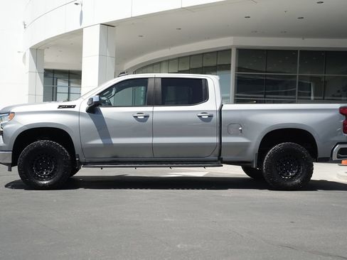 Used 2023 Chevrolet Silverado 1500 LT AWD/4WD image 2