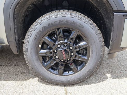 New 2026 GMC Sierra 2500 AT4 w/ AT4 Premium Plus Package AWD/4WD image 36