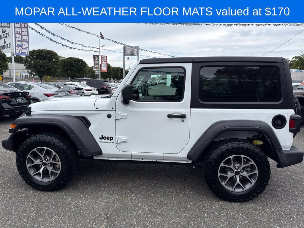 Used 2024 Jeep Wrangler Sport AWD/4WD image 8