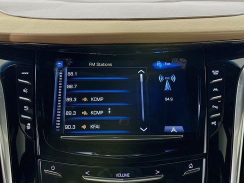 Used 2019 Cadillac Escalade ESV Platinum AWD/4WD image 15