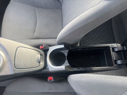 Used 2015 Toyota Prius Plug-In Hybrid image 21