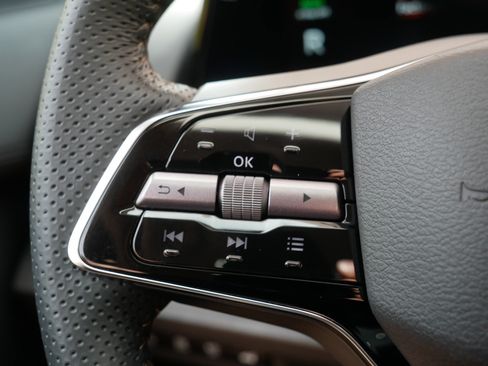 Certified 2024 Nissan Ariya AWD image 28