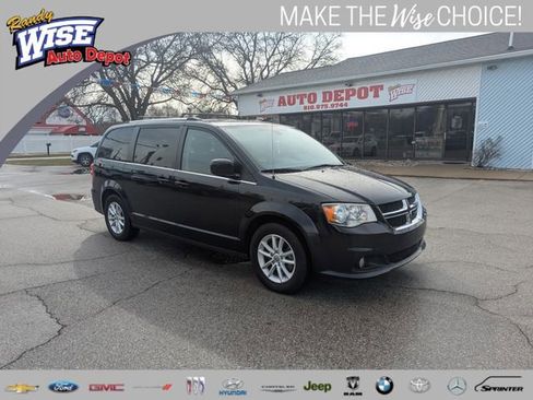 Used 2019 Dodge Grand Caravan SXT image 1