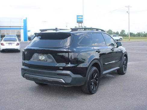 Used 2023 Kia Sorento S w/ Panoramic Sunroof Package AWD/4WD image 9