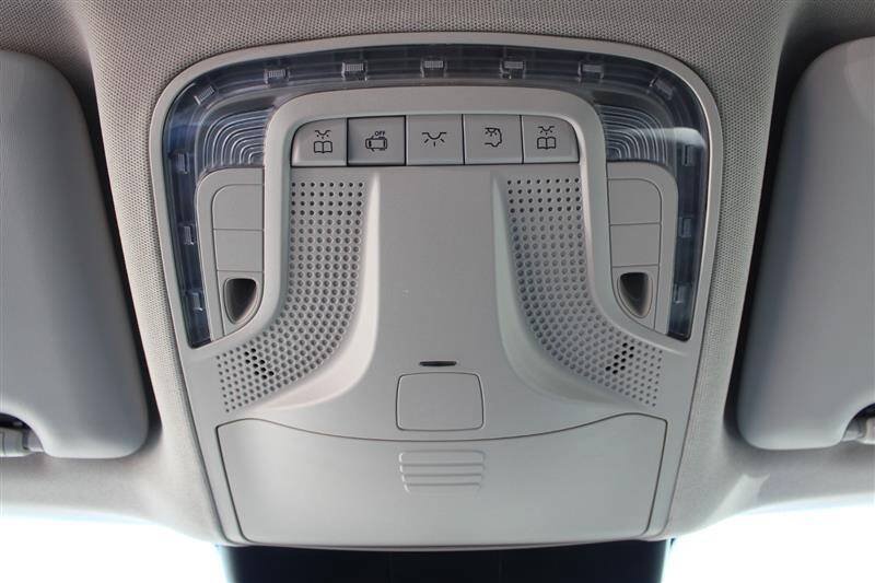 Used 2016 Mercedes-Benz Metris Passenger image 17