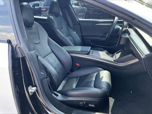Used 2023 Tesla Model S Plaid image 7