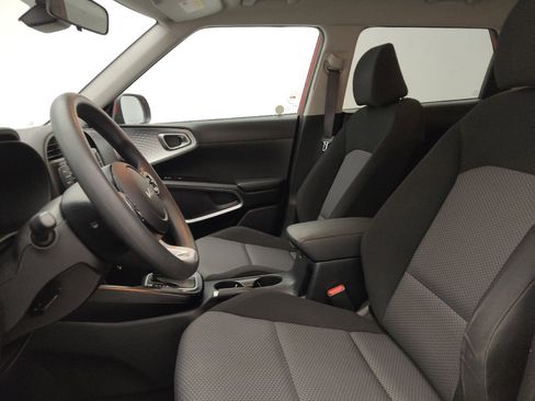 Used 2022 Kia Soul LX w/ Technology Package image 17