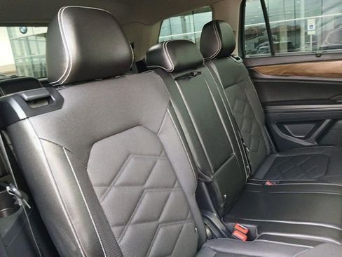 Used 2024 Volkswagen Atlas SE w/ Black Wheel Package image 14