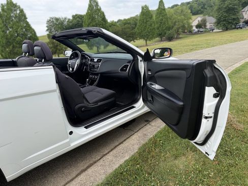 Used 2012 Chrysler 200 Touring FWD image 25