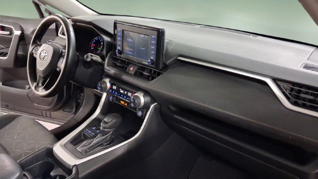 Used 2020 Toyota RAV4 XLE w/ Convenience Package FWD image 20