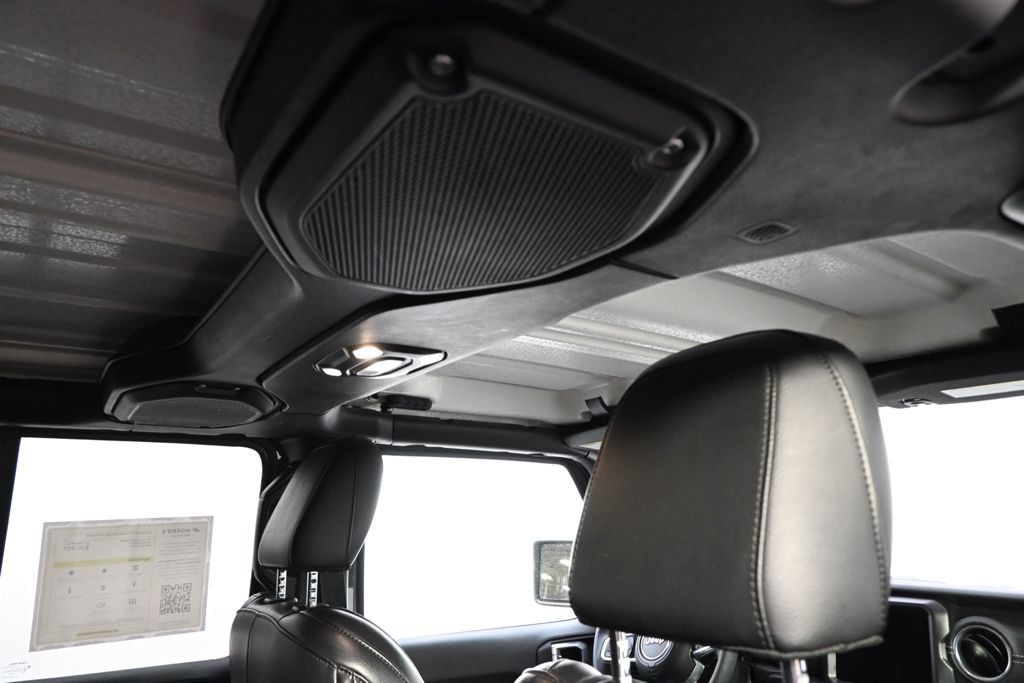 Used 2023 Jeep Wrangler Unlimited Sahara AWD/4WD image 17