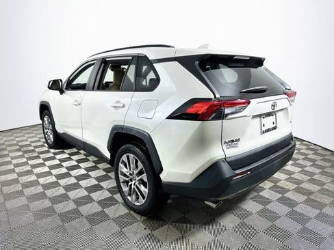 Used 2022 Toyota RAV4 XLE Premium FWD image 5
