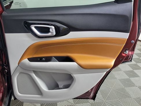 Used 2022 Jeep Compass Limited image 31