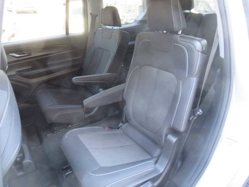Used 2023 Jeep Grand Cherokee L Laredo image 38