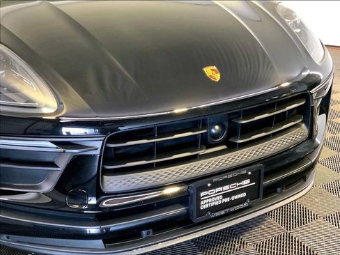 Certified 2023 Porsche Macan AWD/4WD image 34