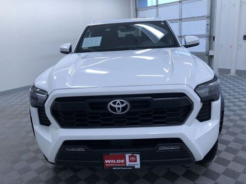 Used 2024 Toyota Tacoma TRD Off-Road image 9