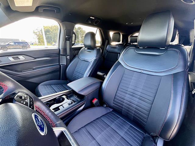 Used 2025 Ford Explorer ST-Line w/ Premium Package RWD image 11