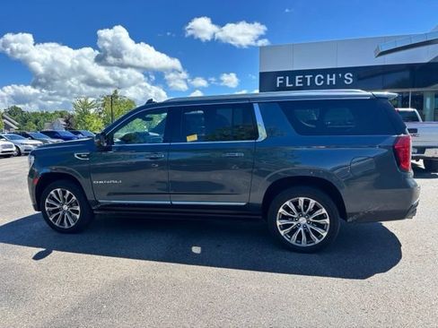Used 2021 GMC Yukon XL Denali w/ Denali Premium Package AWD/4WD image 8