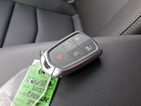 Used 2025 Cadillac XT5 Luxury w/ LPO, Floor Liner Package image 18