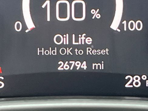 Used 2024 Chrysler Pacifica Touring-L image 40