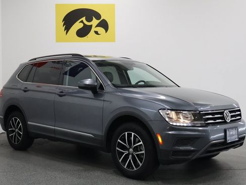 Used 2021 Volkswagen Tiguan SE image 6