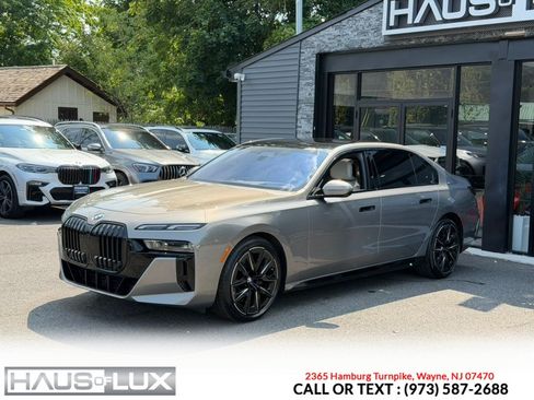 Used 2023 BMW 760i xDrive w/ Luxury Rear Seating Package AWD/4WD image 5