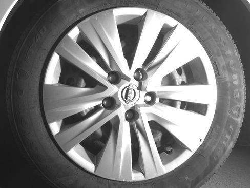 Used 2025 Nissan Sentra S image 9