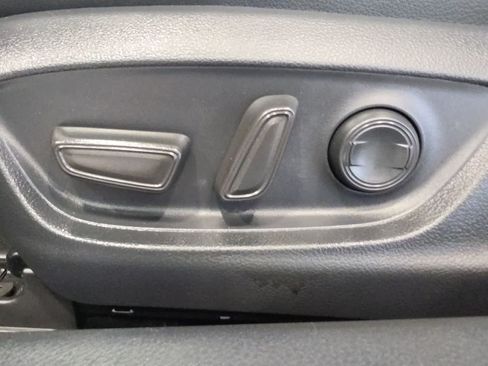 Used 2024 Toyota Camry SE AWD/4WD image 17