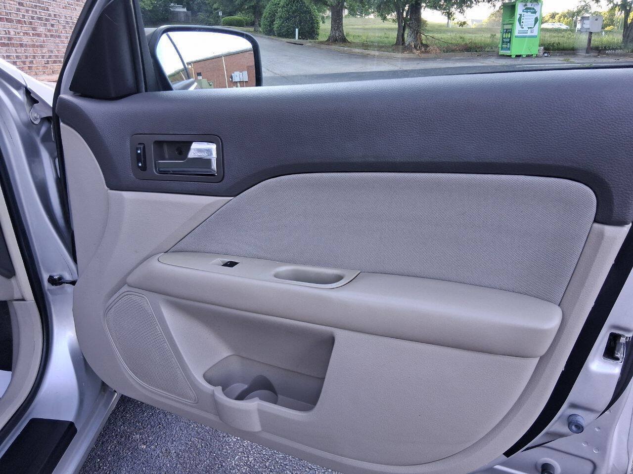 Used 2010 Ford Fusion S FWD image 19