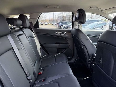 Used 2023 Kia Sportage EX image 11