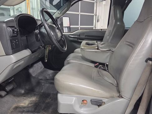 Used 2006 Ford F250 XL RWD image 5