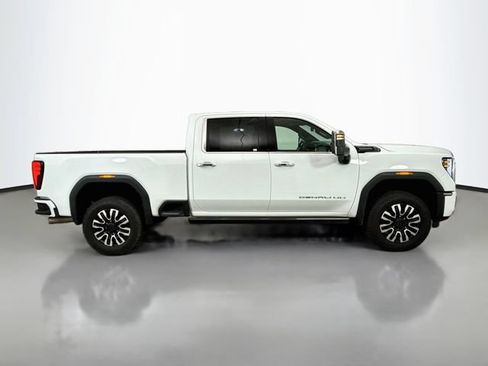 Used 2024 GMC Sierra 2500 Denali Ultimate w/ Max Trailering Package AWD/4WD image 9