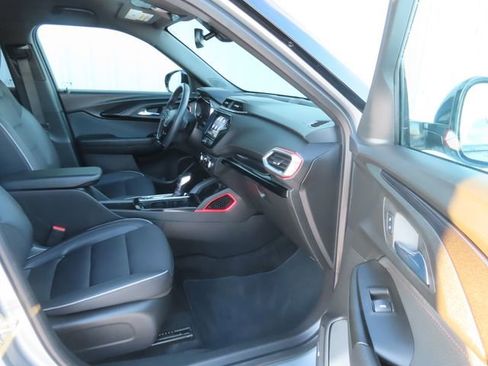 Used 2023 Chevrolet TrailBlazer RS w/ Technology Package image 22