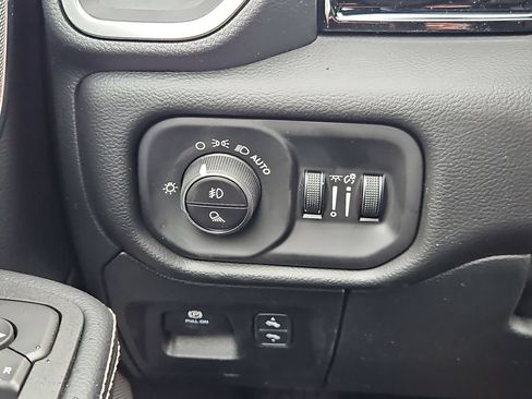 New 2026 RAM 1500 Laramie w/ Night Edition AWD/4WD image 18