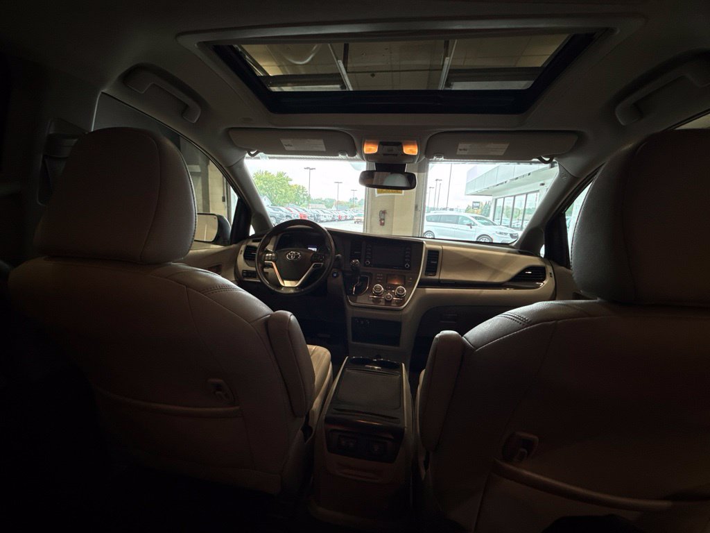 Used 2020 Toyota Sienna XLE w/ XLE Navigation Package AWD/4WD image 15