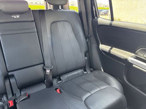 Used 2024 Mercedes-Benz GLB 250 image 38