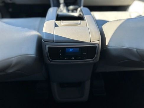 Used 2017 Toyota Highlander XLE image 20