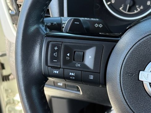 Used 2023 Nissan Rogue SV w/ SV Premium Package FWD image 17