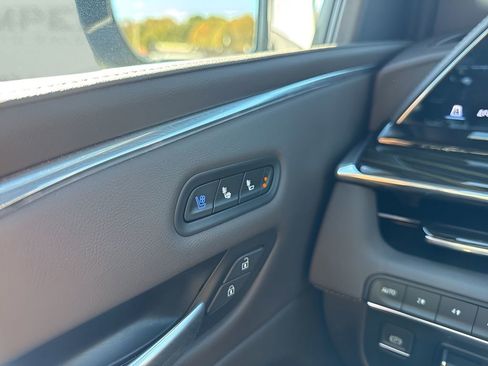 Used 2024 Cadillac Escalade ESV Sport w/ Touring Package image 25