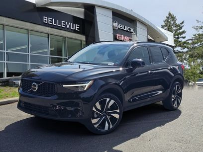 Used 2023 Volvo XC40 B5 Plus w/ Driver Assist Package
