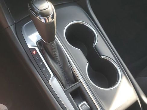 Used 2019 Chevrolet Equinox LT FWD image 27