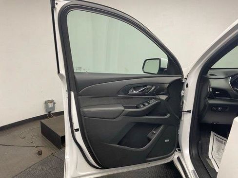 Used 2023 Chevrolet Traverse High Country w/ LPO, Floor Liner Package AWD/4WD image 9
