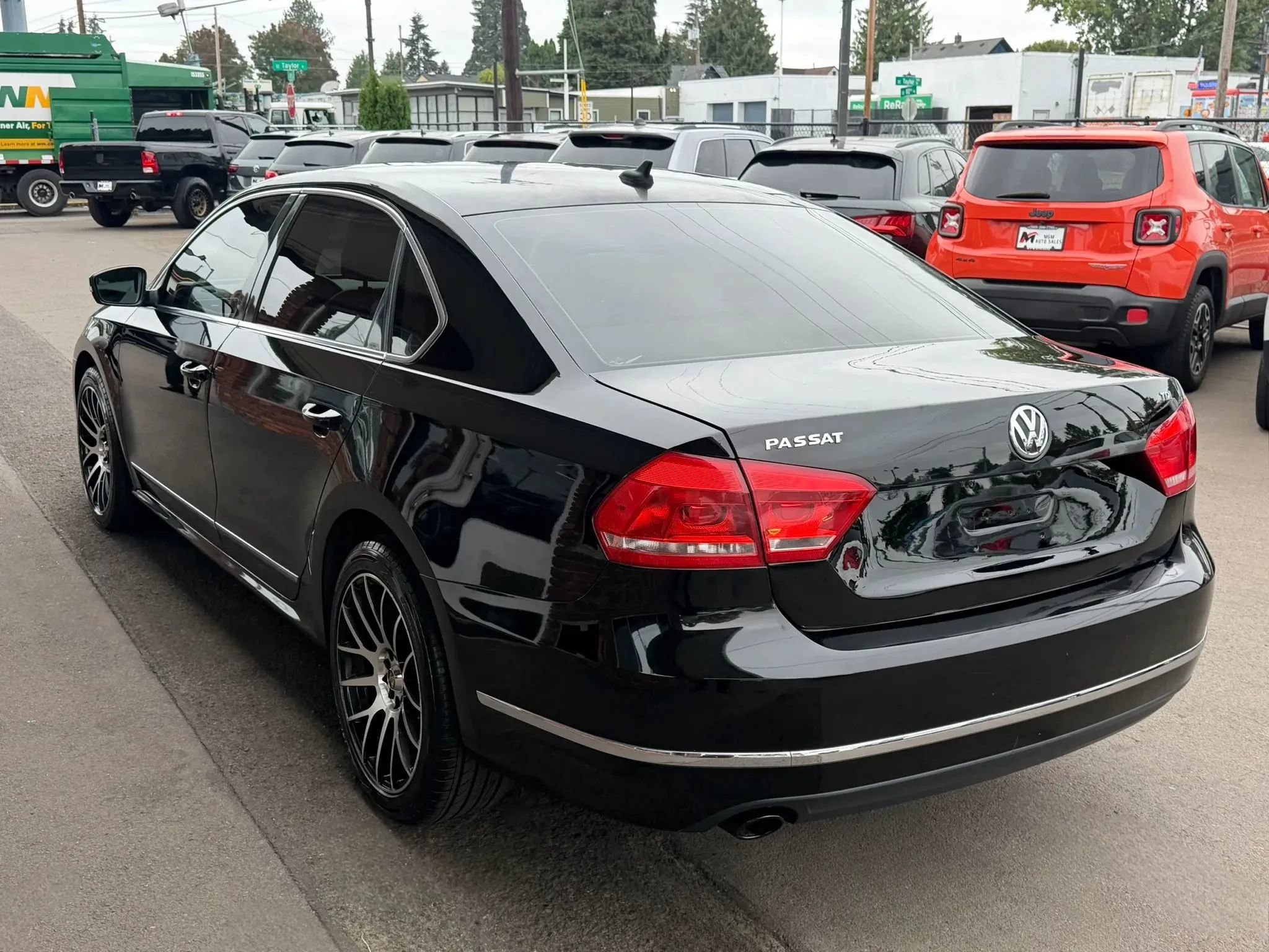 Used 2014 Volkswagen Passat TDI SE FWD image 5