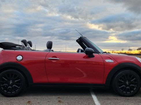 Used 2017 MINI Cooper S image 4