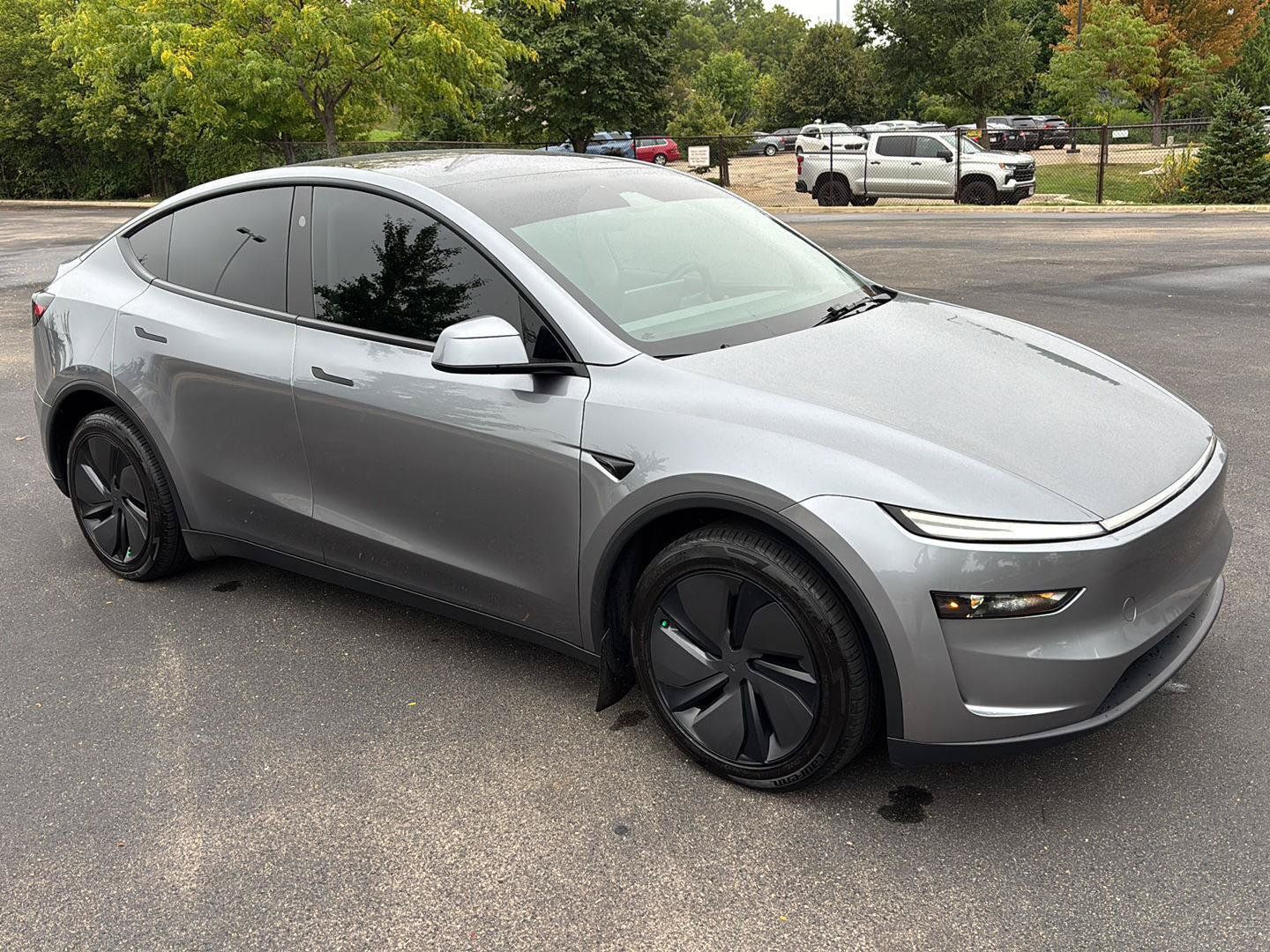 Used 2026 Tesla Model Y AWD image 7