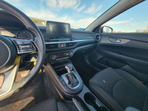 Used 2019 Kia Forte LXS image 17