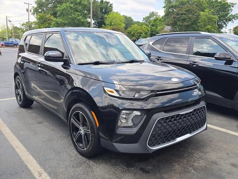 Used 2020 Kia Soul LX FWD image 1