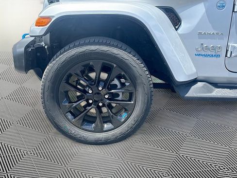Used 2022 Jeep Wrangler Unlimited Sahara AWD/4WD image 36