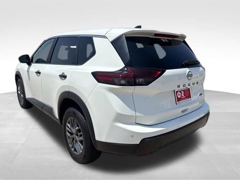 Used 2024 Nissan Rogue S AWD/4WD image 7