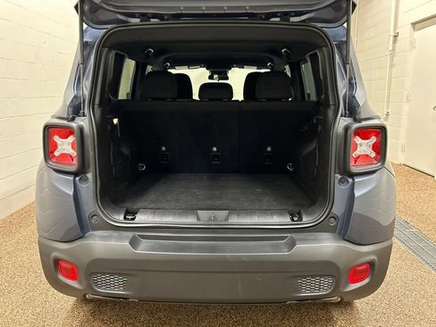 Used 2021 Jeep Renegade Latitude AWD/4WD image 11